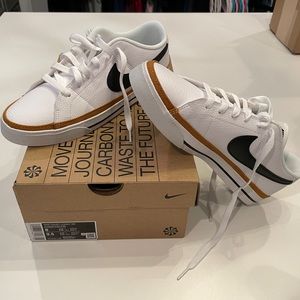 Men’s Nike court legacy size US 8